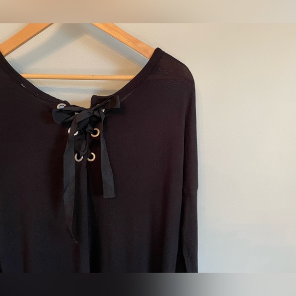 Garage Black Reversible Tunic Long Sleeve with Black Tie Ribbon - Picture 3 of 12